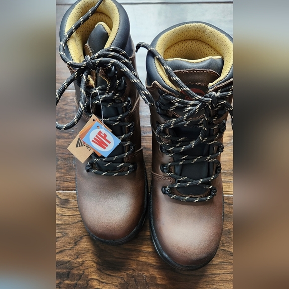 Men's Avenger 6" Steel Toe WP Work Boot A8225 builder ST. Size: 7.0 Med. - Picture 6 of 14